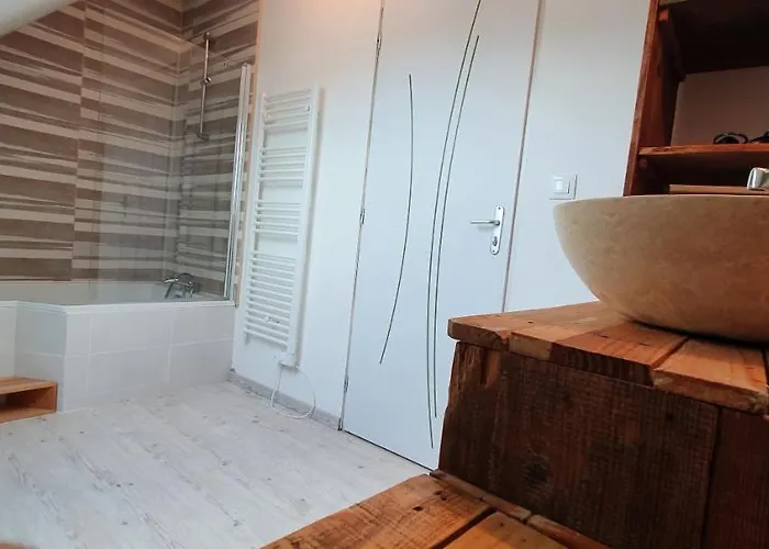 Maison 3 Ch Vue Sur Confortable Lumineuse Belle Terrasse Grand Jardin 10 Mn A Pied De La - Proche Superette Et Omaha