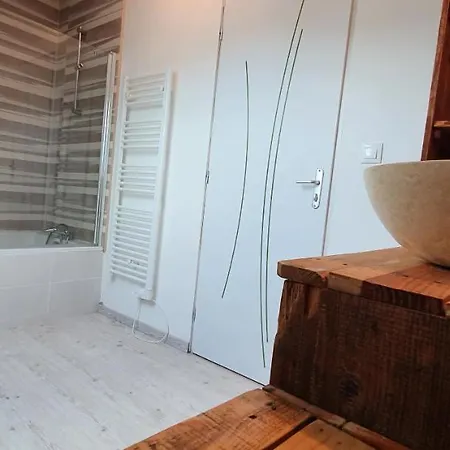 Maison 3 Ch Vue Sur Confortable Lumineuse Belle Terrasse Grand Jardin 10 Mn A Pied De La - Proche Superette Et Omaha