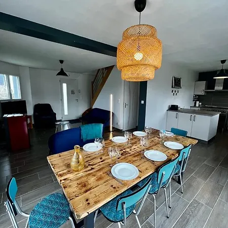 Maison Vue Mer: Seaside Comfort With Garden Terrace *