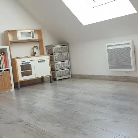 Villa Maison 3 Ch Vue Sur Confortable Lumineuse Belle Terrasse Grand Jardin 10 Mn A Pied De La - Proche Superette Et Omaha *